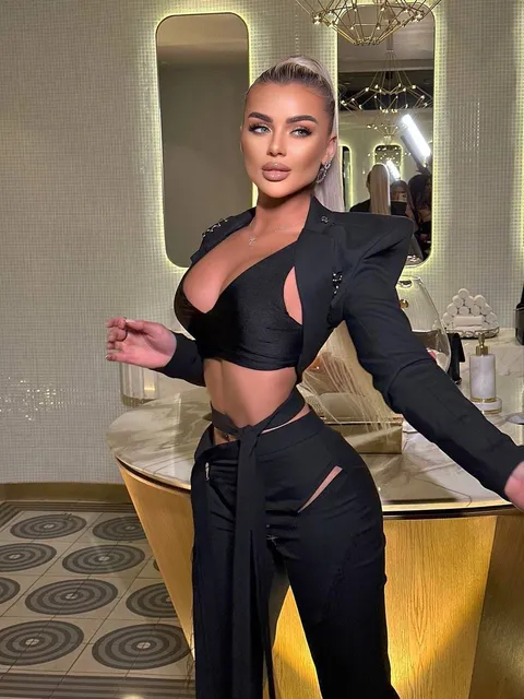 Лиана escort in Krasnodar