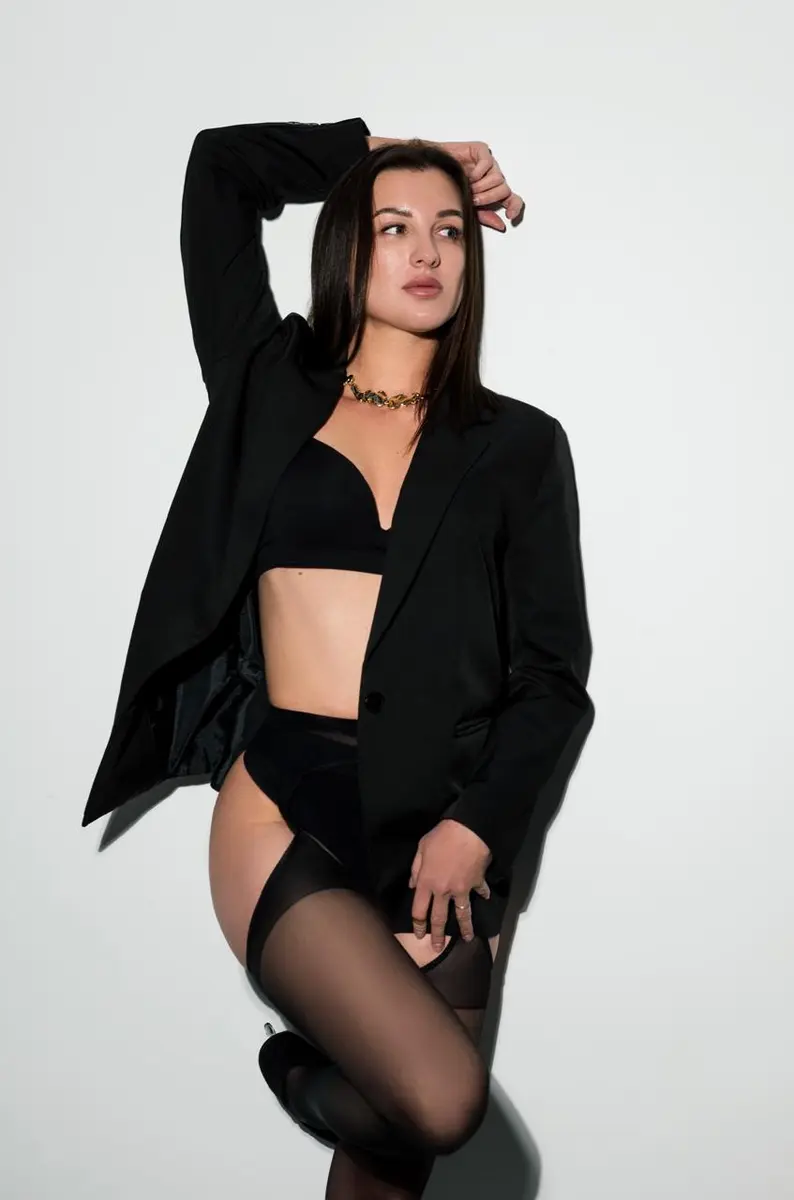 Лиза escort in Krasnodar