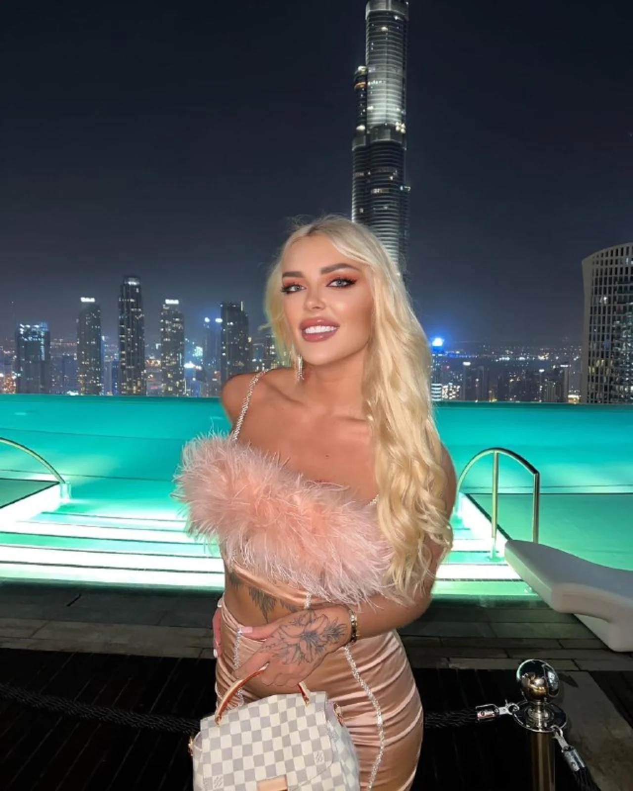 Лиза escort in Krasnodar