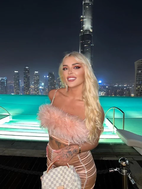 Лиза escort in Krasnodar