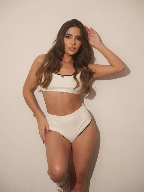 Лора escort in Krasnodar