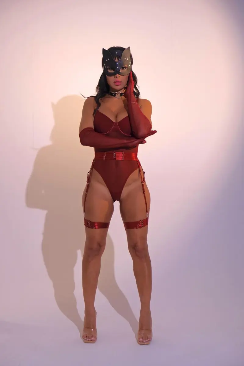 Зина escort in Krasnodar