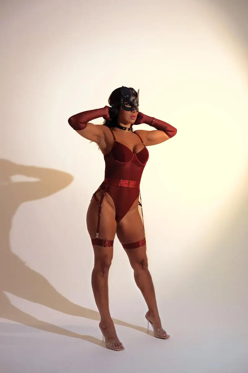 Зина escort in Krasnodar