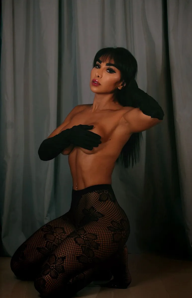 Зина escort in Krasnodar